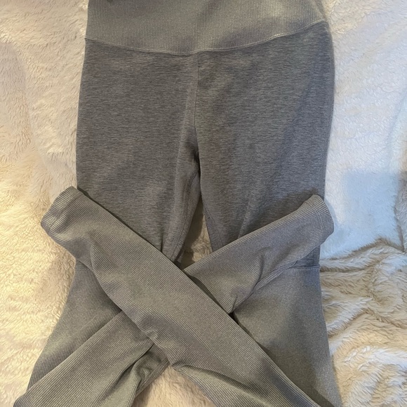 Alo Ribbed Rouched Gray Yoga Leggings EUC - Picture 1 of 6